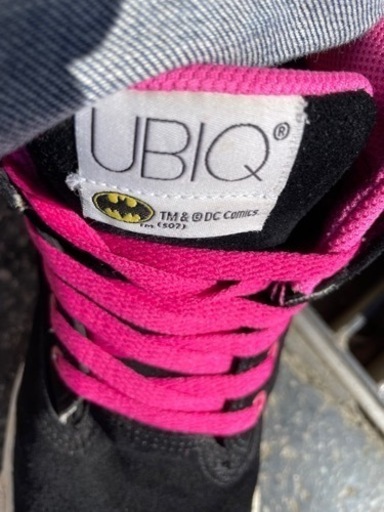 UBIQ バットマン　スニーカー　コラボ