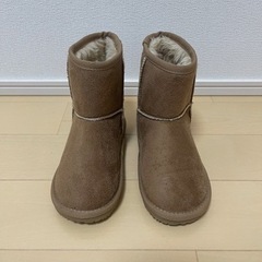 【新品未使用】キッズ　モコモコブーツ 20cm