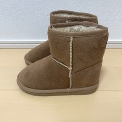 【新品未使用】キッズ　モコモコブーツ 20cmの画像