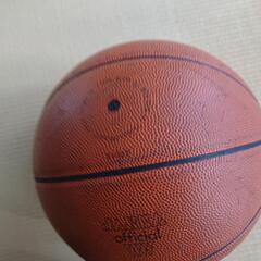 【お取り引き中】バスケットボール 🏀 空気が抜けてます！の画像