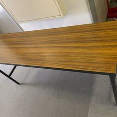中古の長机差し上げます。