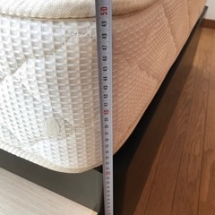 シングルベッド引き出し付き、マットレスの画像