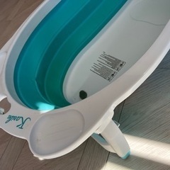 コンパクトに畳めるベビーバスの画像