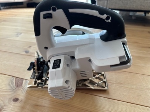 makita 125mm充電式マルノコ