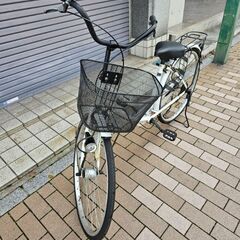【お買い上げありがとうございました】自転車　26インチ　ライト　LEDオート　ママチャリ　ベル新品交換しました　防犯登録解除済みの画像