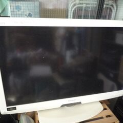 sharp 32型液晶テレビ　 AQUOS 　世界の亀山ブランド　