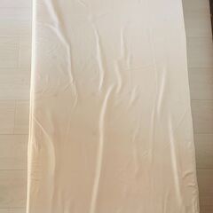 敷きパッド　セミダブル白　無料の画像