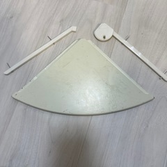 壁につける棚の画像
