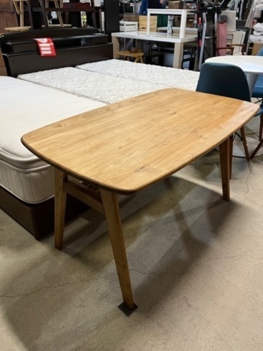 ☆オシャレな天然木ダイニング!!☆ 落ち着く木の香り!! 4人掛け 高級ダイニングテーブル 関家具 DT-120 アマン