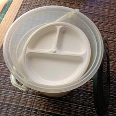 アウトドア用品:プラスチック食器セットの画像