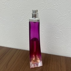 GIVENCHY VERYIRRESISTIBLE オーデパルファム　香水　フランス製の画像