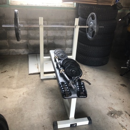 【兵庫三田】ベンチプレス　ダンベル　ウエイト　bodymaker