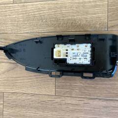 ZNS0207◇ZVW30プリウス◇トヨタ純正パワーウインドウスイッチ◇前期◇後期◇助手席の画像