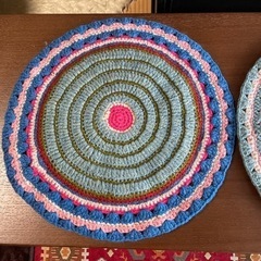 母の手作り毛糸座布団2枚セットの画像