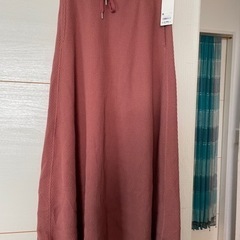 新品　　GU  ワッフルフレアロングスカート