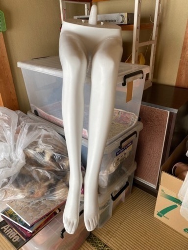 下半身マネキン、女性
座りポーズ、美品中古、百貨店展示品