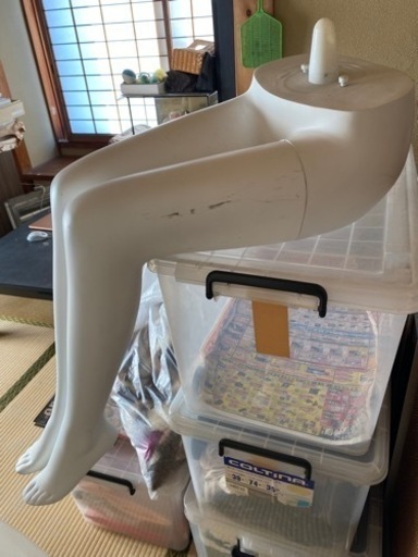 下半身マネキン、女性
座りポーズ、美品中古、百貨店展示品