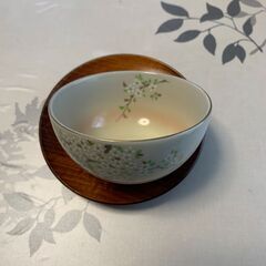 新品未使用品　たち吉　湯吞み５客セットが１８００円　（長期保管品）の画像
