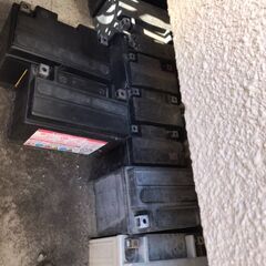 廃バッテリーあげます バイクバッテリー 約10個 引き取りに来て...