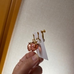 ハンドメイド　いちごのイヤリングの画像