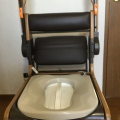 ポータブルトイレ　パナソニック　家具調　　座楽　暖房便器機能付きの画像