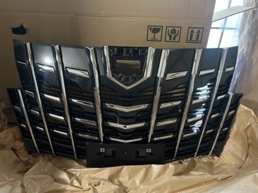 アルファード　ラジエータグリル