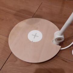 IKEA イケア ワイヤレス充電機能付きLED　デスクライト「RIGGAD」の画像