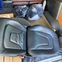 運転席シート　アウディ Audi 2009年式 A4 B8の画像