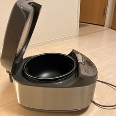 【引き渡し先決定】 SHARP炊飯器 5.5合(1L)の画像