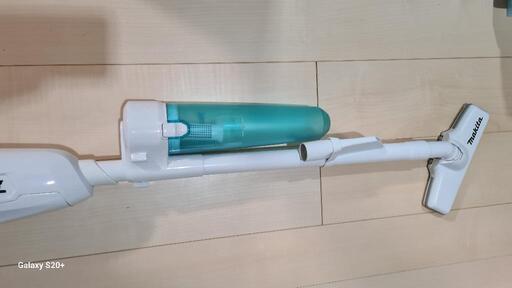 マキタ コードレス掃除機CL107 紙パック式 標準25分稼働/充電22分 軽量定番モデル 10.8Vバッテリ充電器付 CL107FDSHW