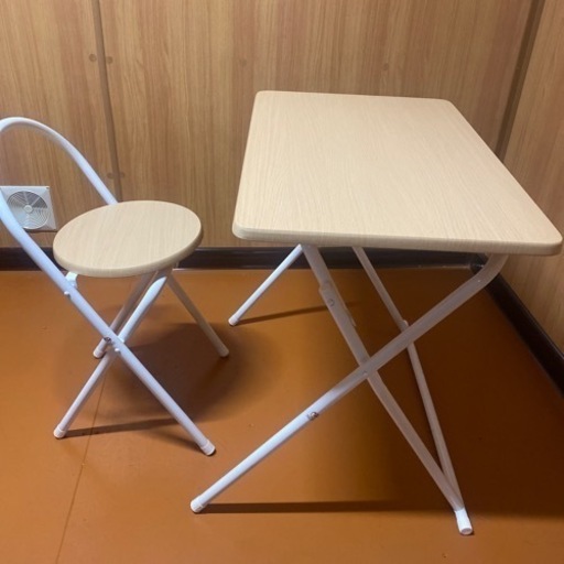椅子と机