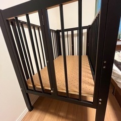 折りたたみ式ベビーベッド