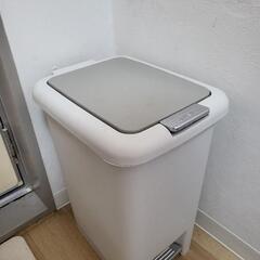 ニトリ ゴミ箱 20L 抗菌・消臭2WAYペダルペール(20L ...