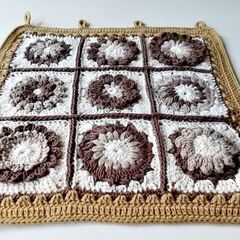 ハンドメイド　モチーフ編み　タペストリーの画像
