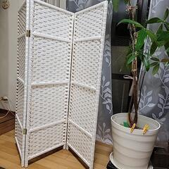 ニトリの3連スクリーン(白)