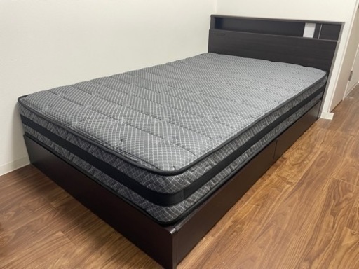 セミダブルベッド