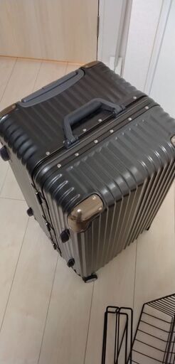 大型スーツケース