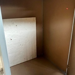 鉄の 物入れの画像