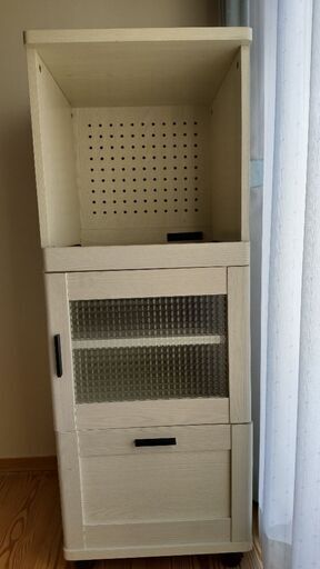 【 決まりました☆ 】一人暮らし用コンセント付き食器棚。美品。