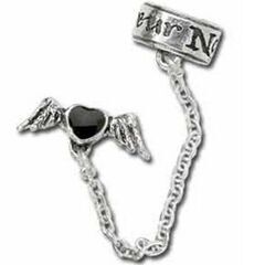ALCHEMY GOTHIC: Ceur Noir Earring