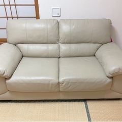 使用歴浅め　ニトリ　レザーソファー