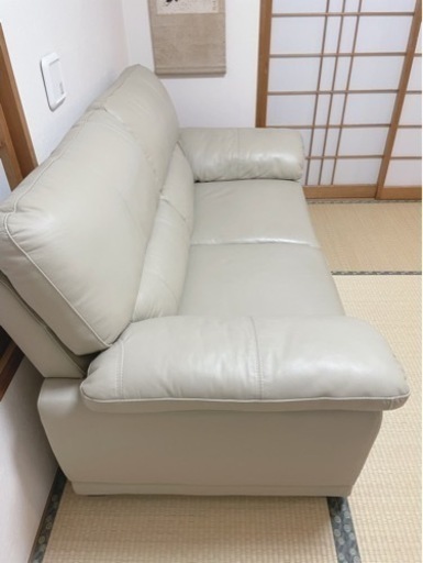 使用歴浅め　ニトリ　レザーソファー