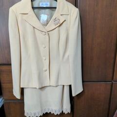 女性用春用スーツ