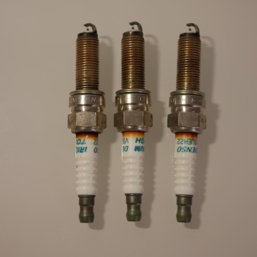 DENSO VSUEH22イリジウムプラグ　中古