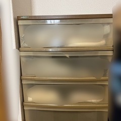 4段の衣装ケース（お譲り先候補者様決定済み）