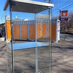 お値下げIKEAガラス飾り棚の画像