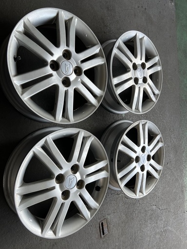 ダイハツ純正15インチアルミホイール