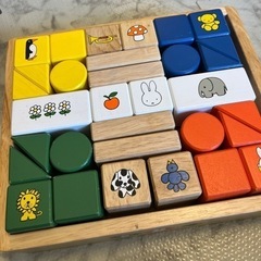 ミッフィーのカラフル積み木の画像