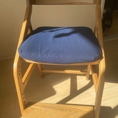 小さいお子様用の椅子差し上げます。の画像