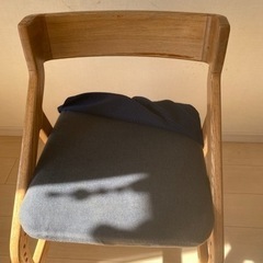 小さいお子様用の椅子差し上げます。の画像